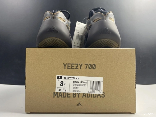 ADIDAS 700 YEEZY GY0189 V3 0915